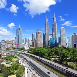 21948368 - kuala lumpur skyline