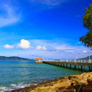 8971487 - seascape view in morning time at ums jetty, kota kinabalu, sabah, malaysia